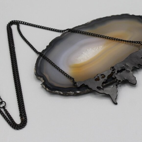 Necklace jewelry Earth globe world black tone with chain travel adventure new - Picture 4 of 8